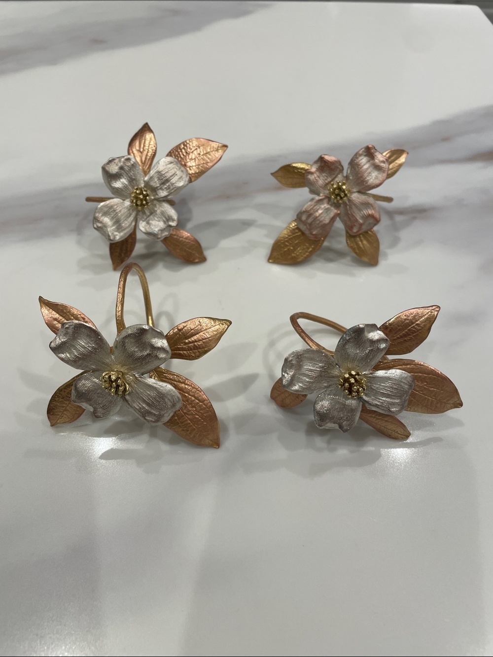 Table Art Dogwood Napkin Rings, set of 4